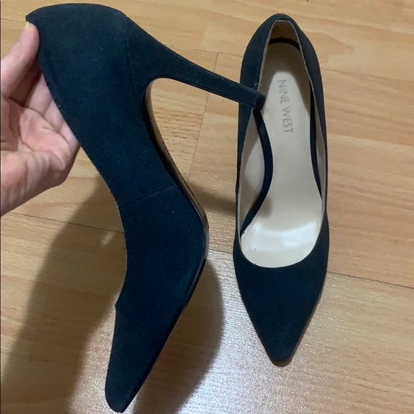 Nine West Small Dotted Blue Heels - Picture 2 of 3